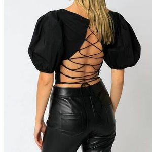 NWT OLIVACEOUS Star Cross Top size small